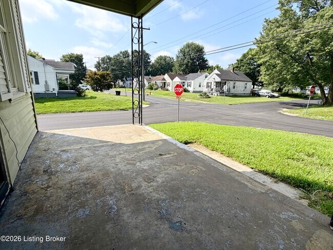 Building Photo - 1401 Thornberry Ave