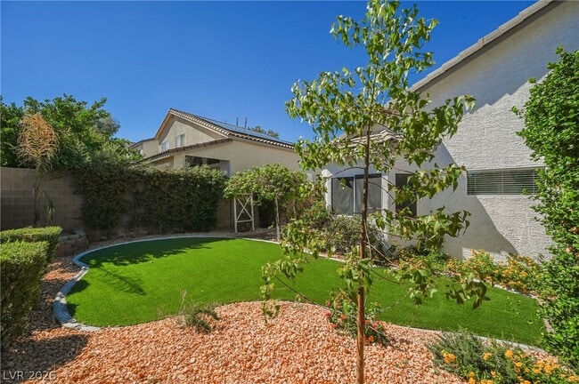 Building Photo - 490 Beaconwood St