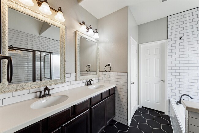 Building Photo - 6159 Flint Ct