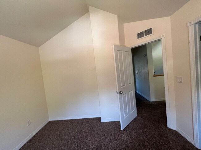 Building Photo - Great Home in Central Ft. Collins