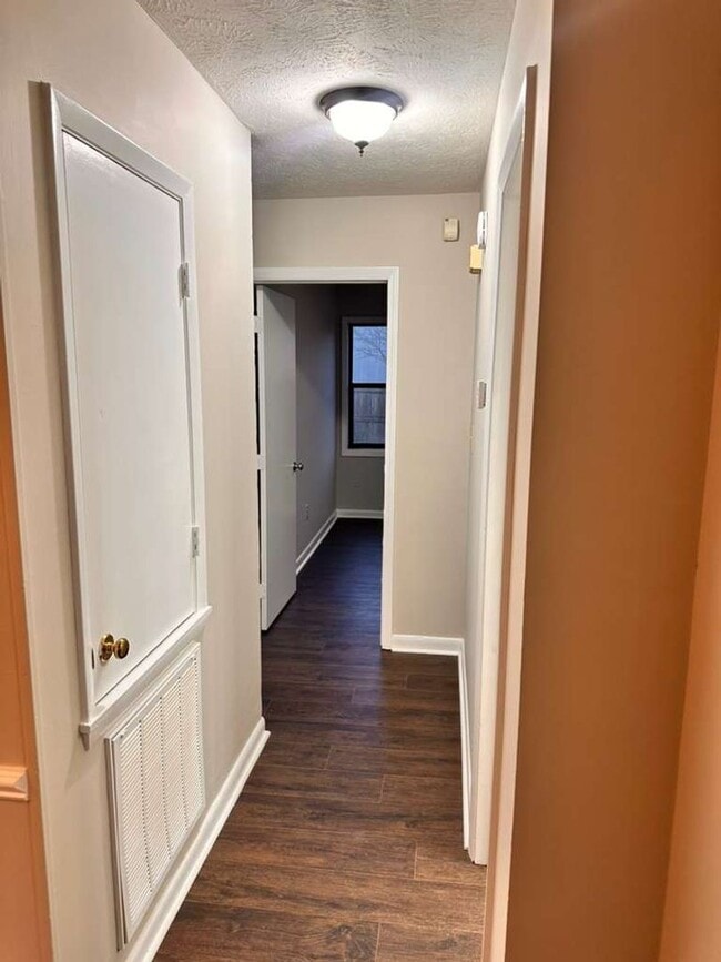 Building Photo - 6920 Timberwood Dr