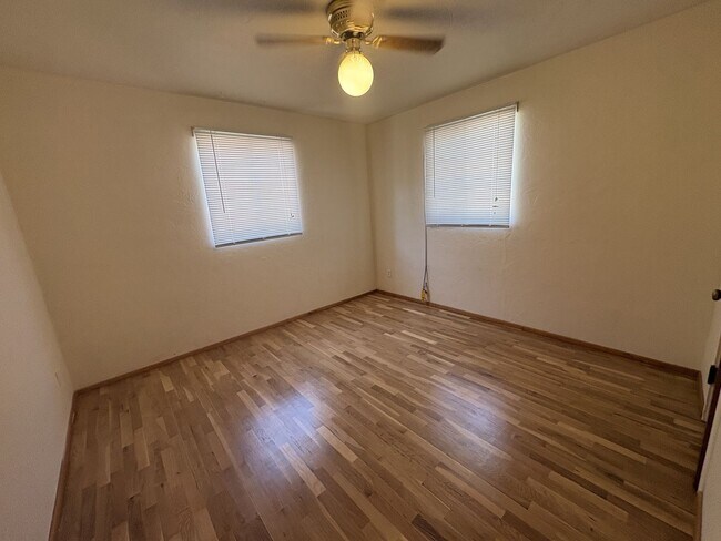 Building Photo - Centrally located Gem for rent