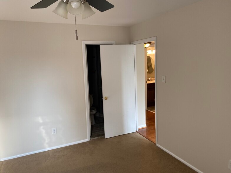 Building Photo - 4968 Fitler St