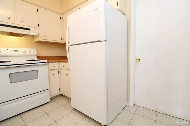 Building Photo - 6201 Forest Pines Dr
