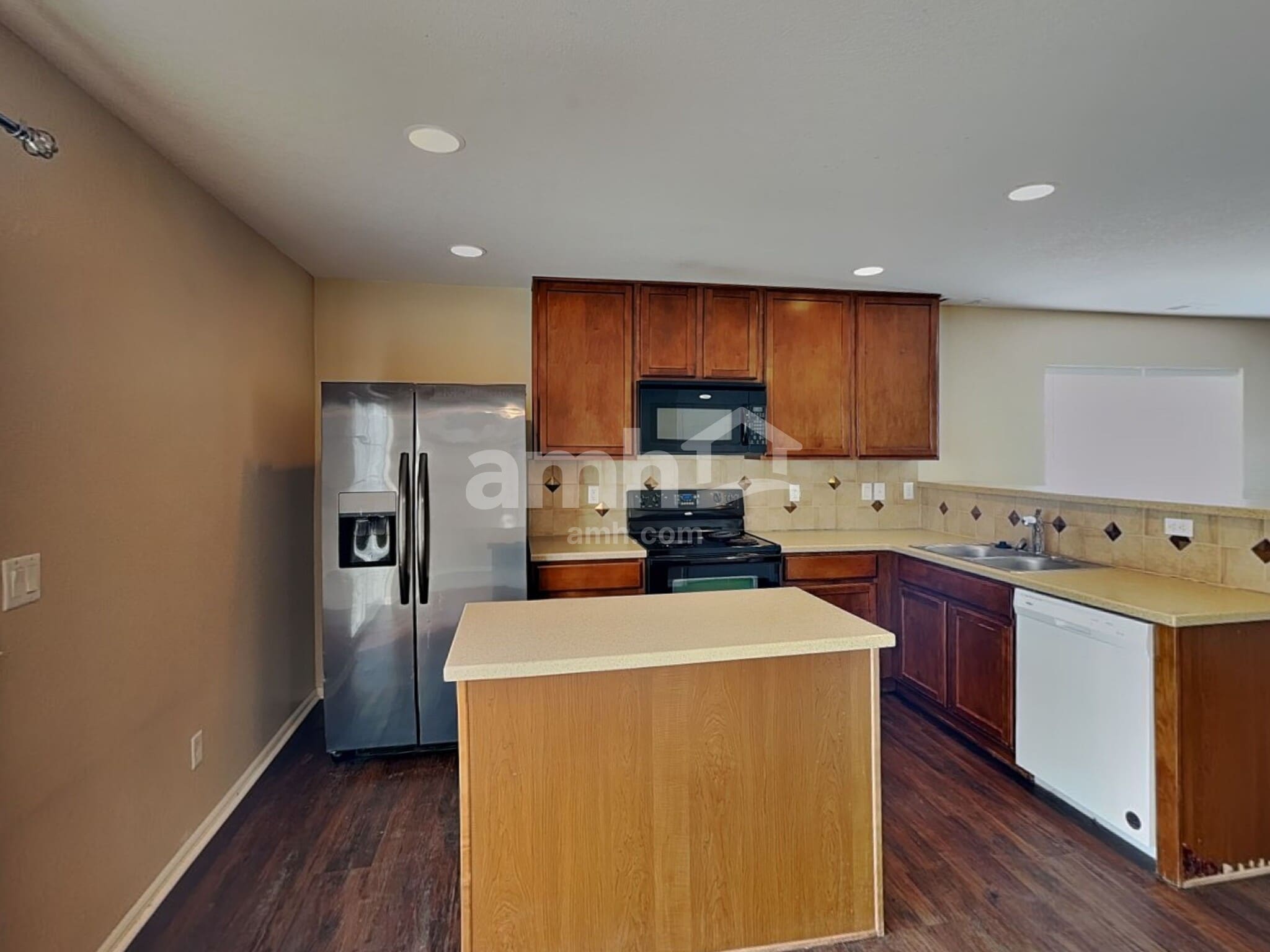 Building Photo - 19904 Robins Dr