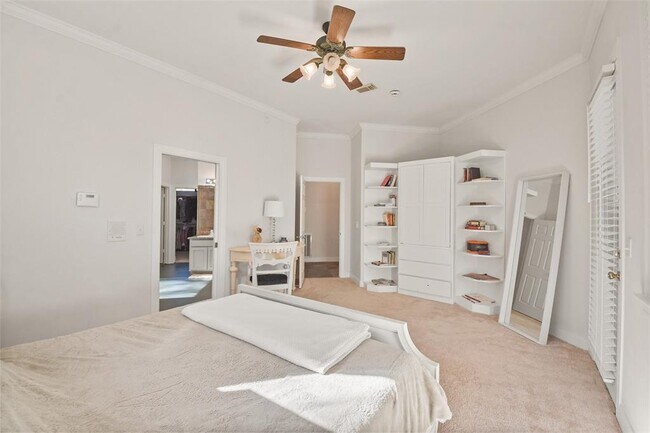 Building Photo - 5 Oak Crest Cir