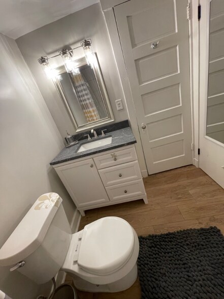 Building Photo - 920 Ash St