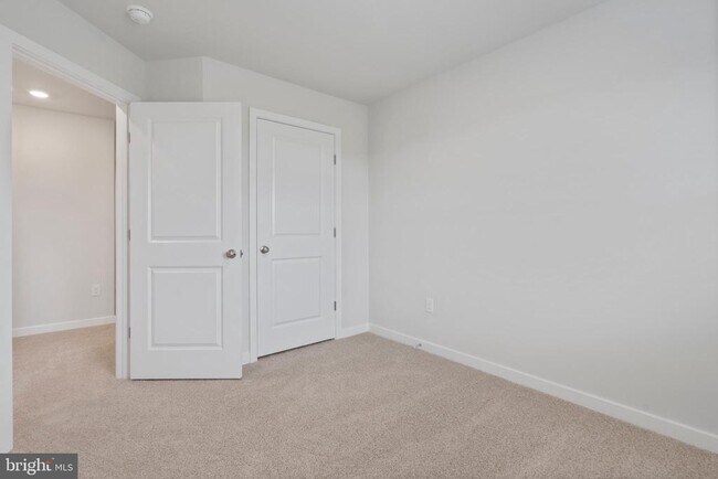 Building Photo - 16628 Green Glade Dr