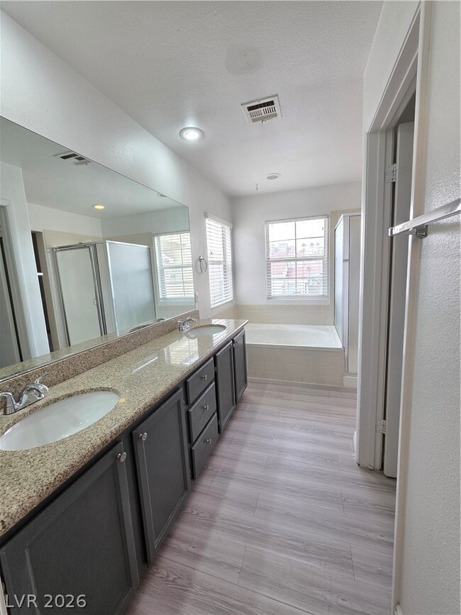 Building Photo - 2524 Silver Shadow Dr