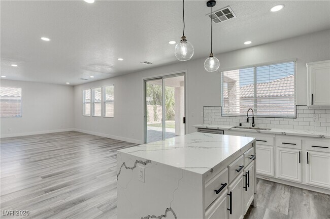 Building Photo - 11057 Village Ridge Ln