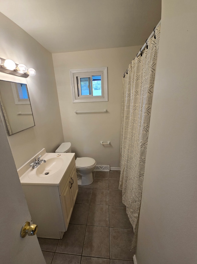 Building Photo - Three Bedroom Home-Bristol Township