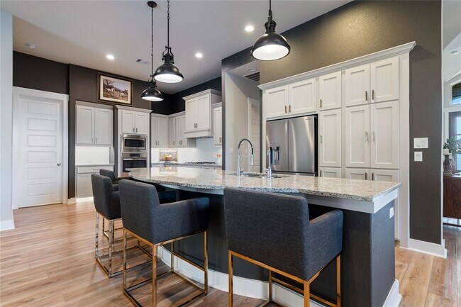 Building Photo - 2500 Yuma Trl