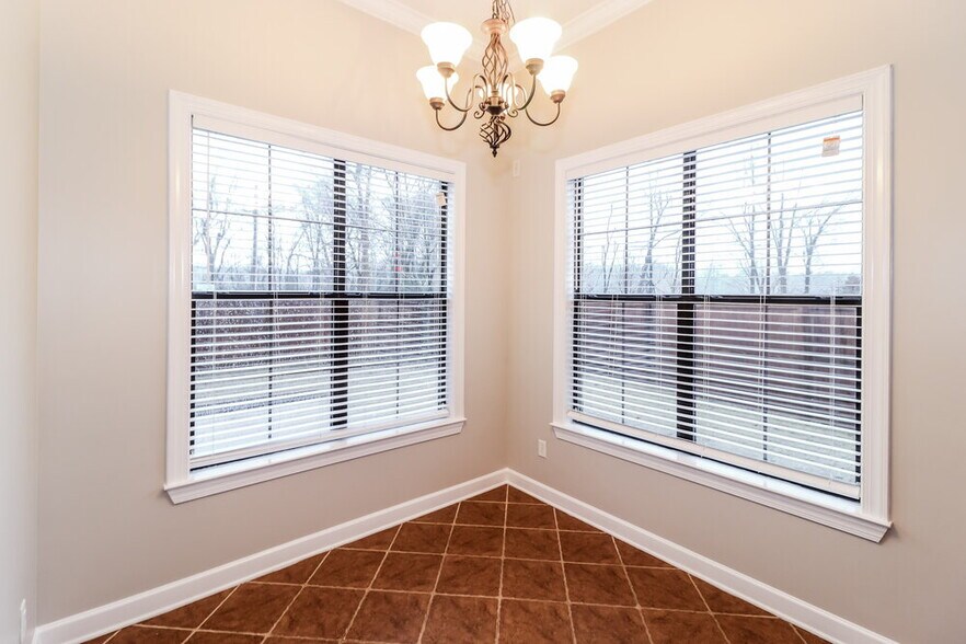 Building Photo - 1981 Rochelle Ln