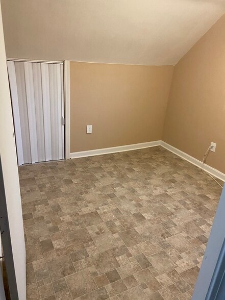 Building Photo - 156 Cedar St