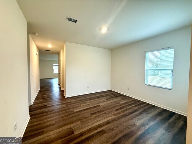 Building Photo - 119 Pond Ct