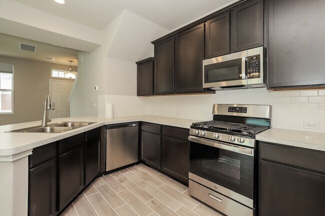Building Photo - Amazing home ready to move in!