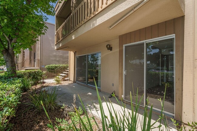 Building Photo - 1Bed/1Bath Single Story Condo in La Mesa w...