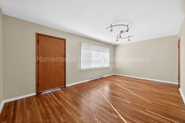 Building Photo - 207 Anistasia Dr