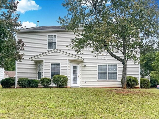 Building Photo - 6205 Tree Ridge Dr N W