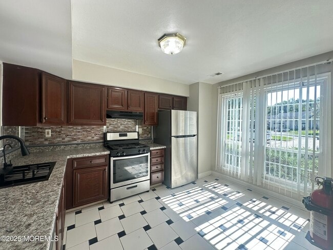 Building Photo - 262 Fairfield Pl