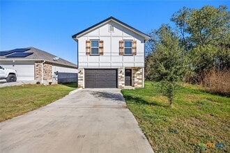 Building Photo - 909 E Mary Jane Dr