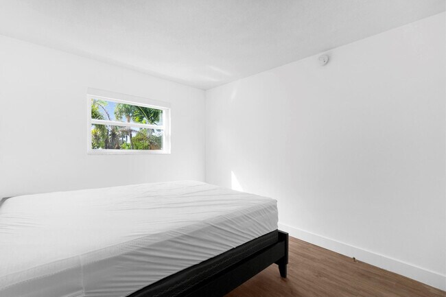 Building Photo - 1439 S Ocean Blvd