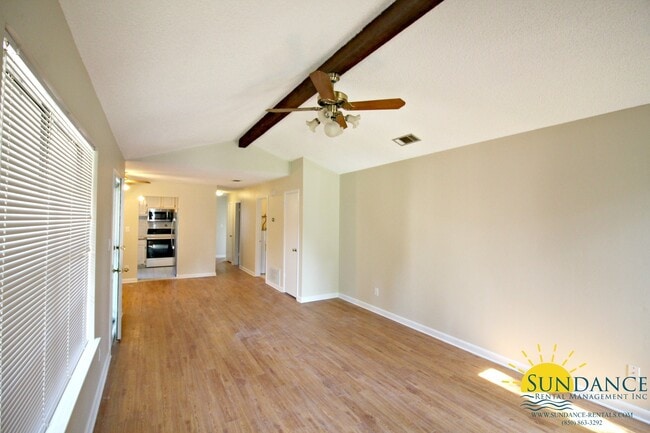 Building Photo - Great 2 Bedroom Home in Fort Walton!