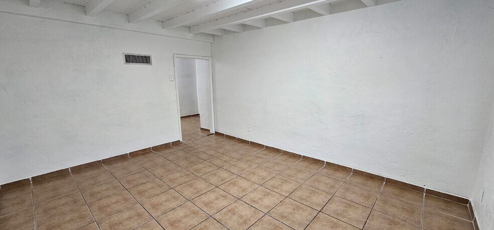 Building Photo - 5937 Taft St
