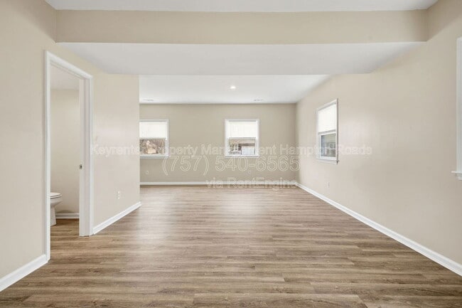 Building Photo - 211 Madrid Dr