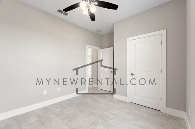 Building Photo - Deposit-Free! Modern, energy efficient hom...