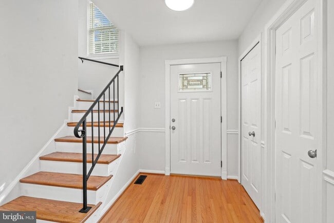 Building Photo - 9932 Longford Ct