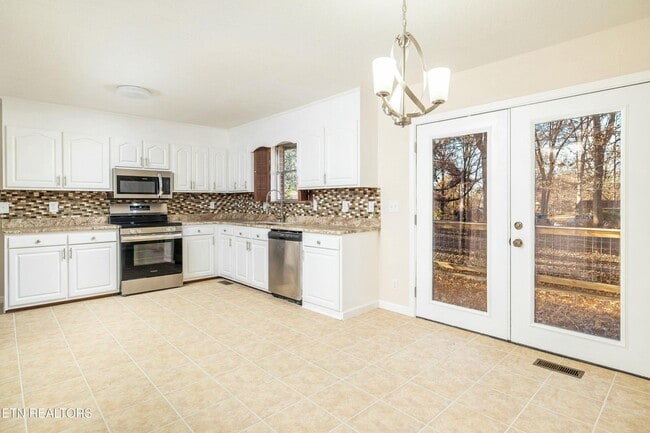 Building Photo - Maryville 37803 - 3 bedroom, 2 bath - call...