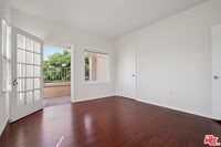 Building Photo - 1464 3/8-1464 W 35th Pl