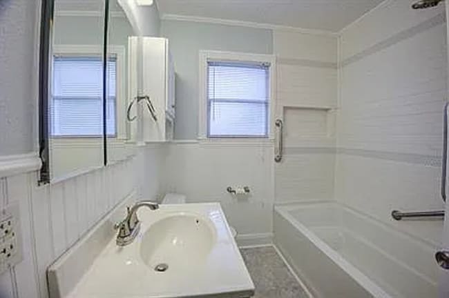 Building Photo - 3330 12th St