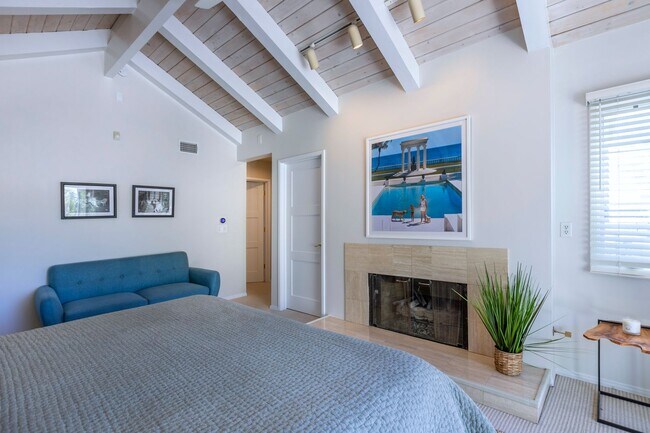 Building Photo - MODERN ARCHITECTURE W/ BEACH CHARM: BRIGHT & AIRY, 4BR3BA, 2-STORY HOME W/ OPEN & BRIGHT LIVING S...