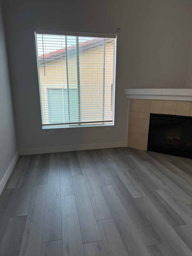 Building Photo - 3540 Cactus Shadow St