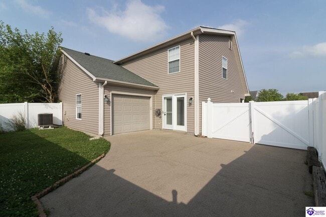 Building Photo - 212 Applewood Ln