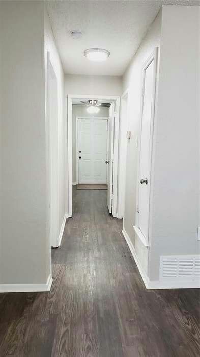 Building Photo - 209 Roberts Cir