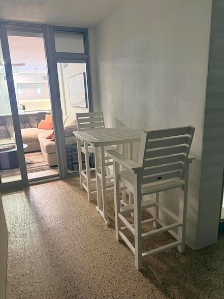 Building Photo - 111 SE 1st Ave