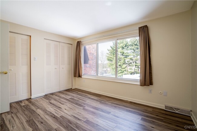 Building Photo - 67 Chestnut Rd