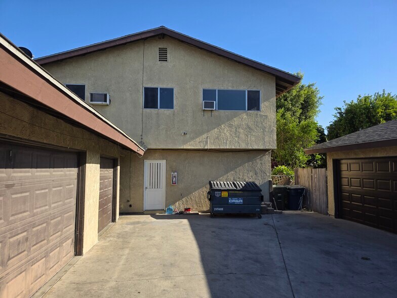 Building Photo - 14747 Woodruff Ave