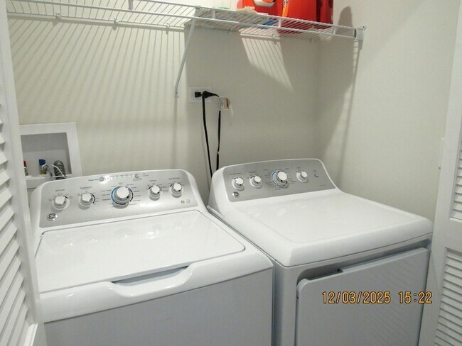 Building Photo - 155 Canterbury Way