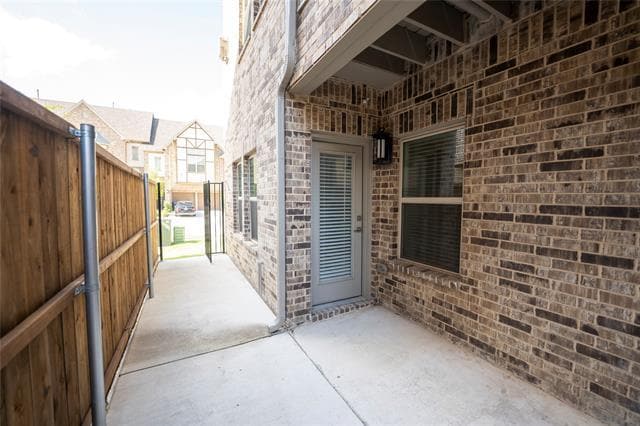 Building Photo - 2317 Southwick Dr