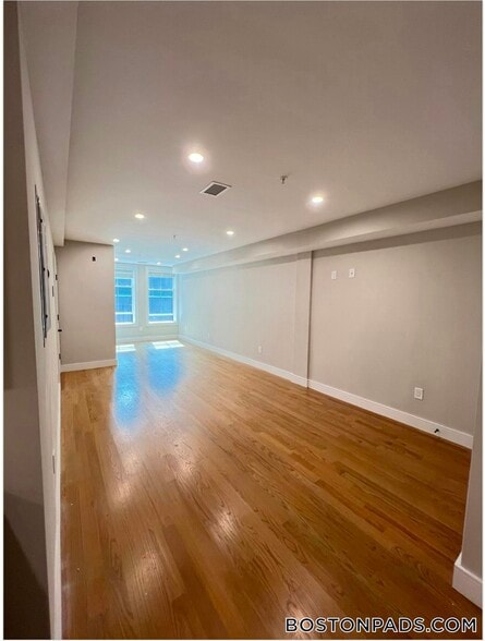 Building Photo - 230 Tremont St
