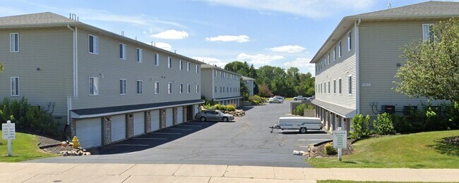 Building Photo - 3422 Midvale Dr