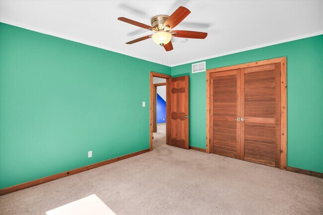Building Photo - 1705 Lake Shore Dr
