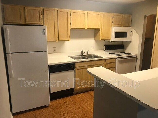 Building Photo - 1930 Gion St