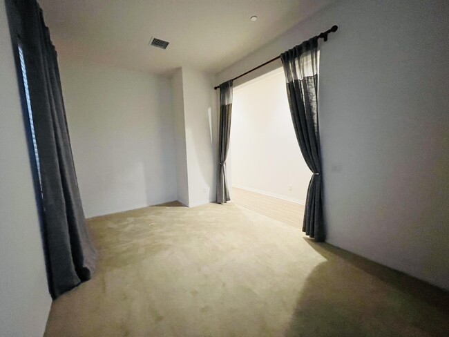 Building Photo - 85468 Treviso Dr