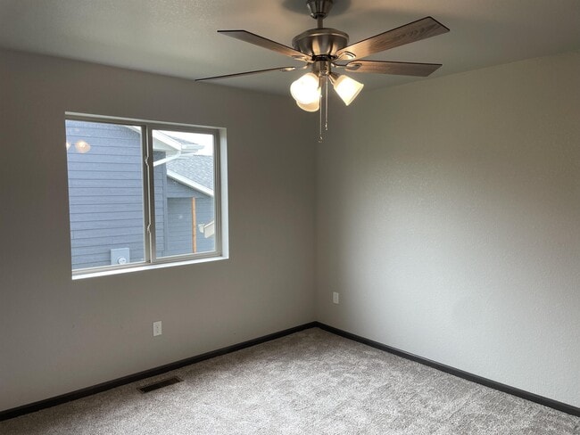 Building Photo - 408 Yelner Dr