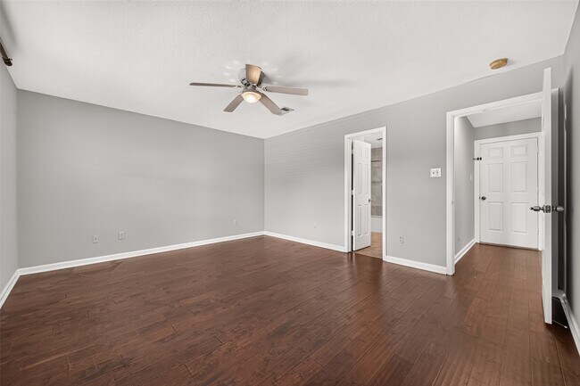 Building Photo - 6419 Paso Del Sol Dr